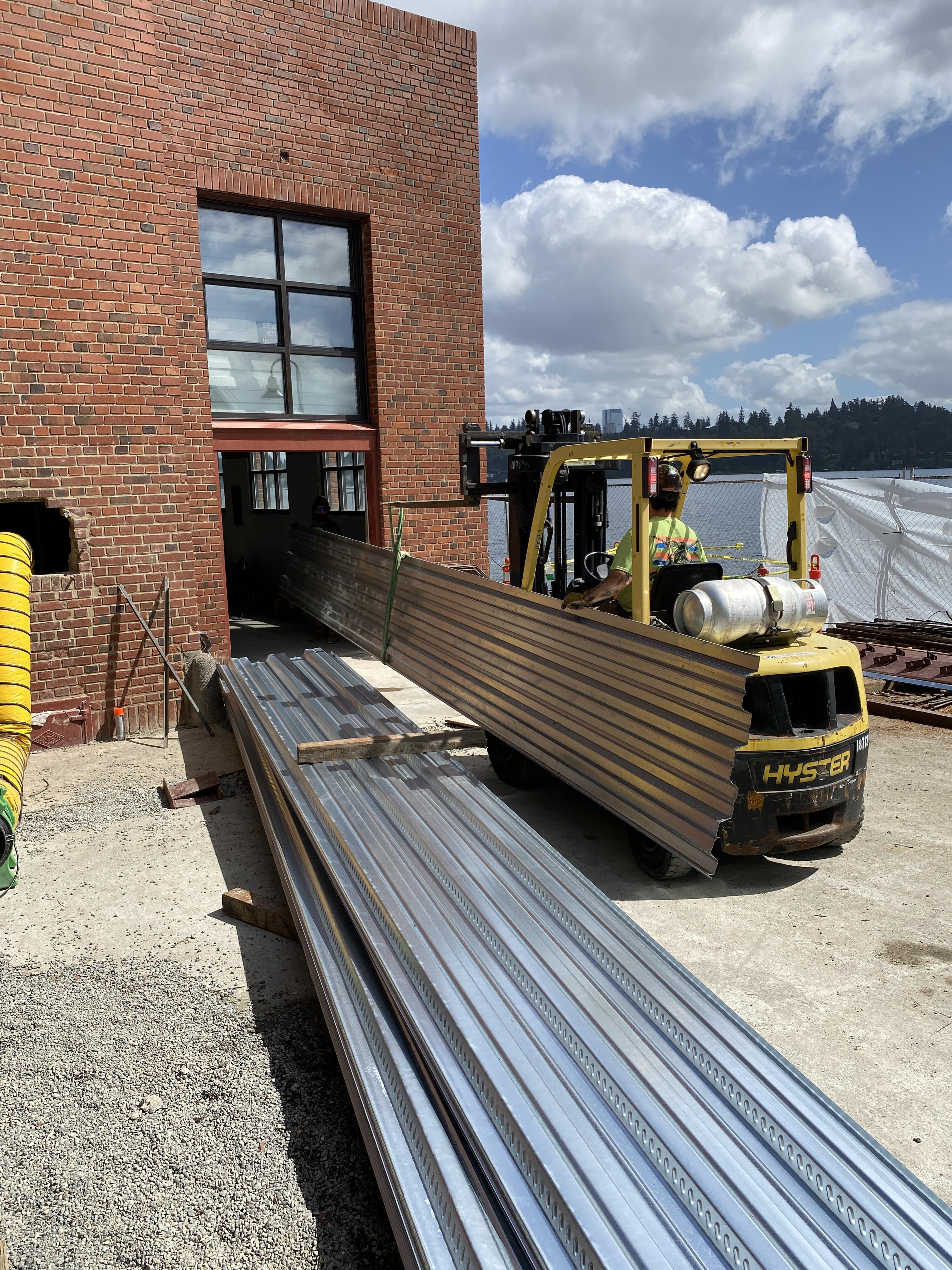 3.	moving in mezzanine deck