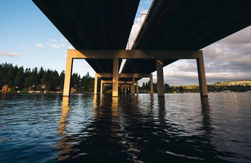 I-90 Bridge between Bellevue and Mercer Island