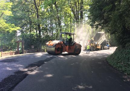 Crews repave East Mercer Way