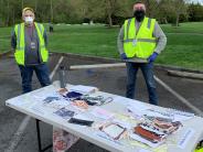 Mercer Island Emergency Volunteers handing out masks at City parks
